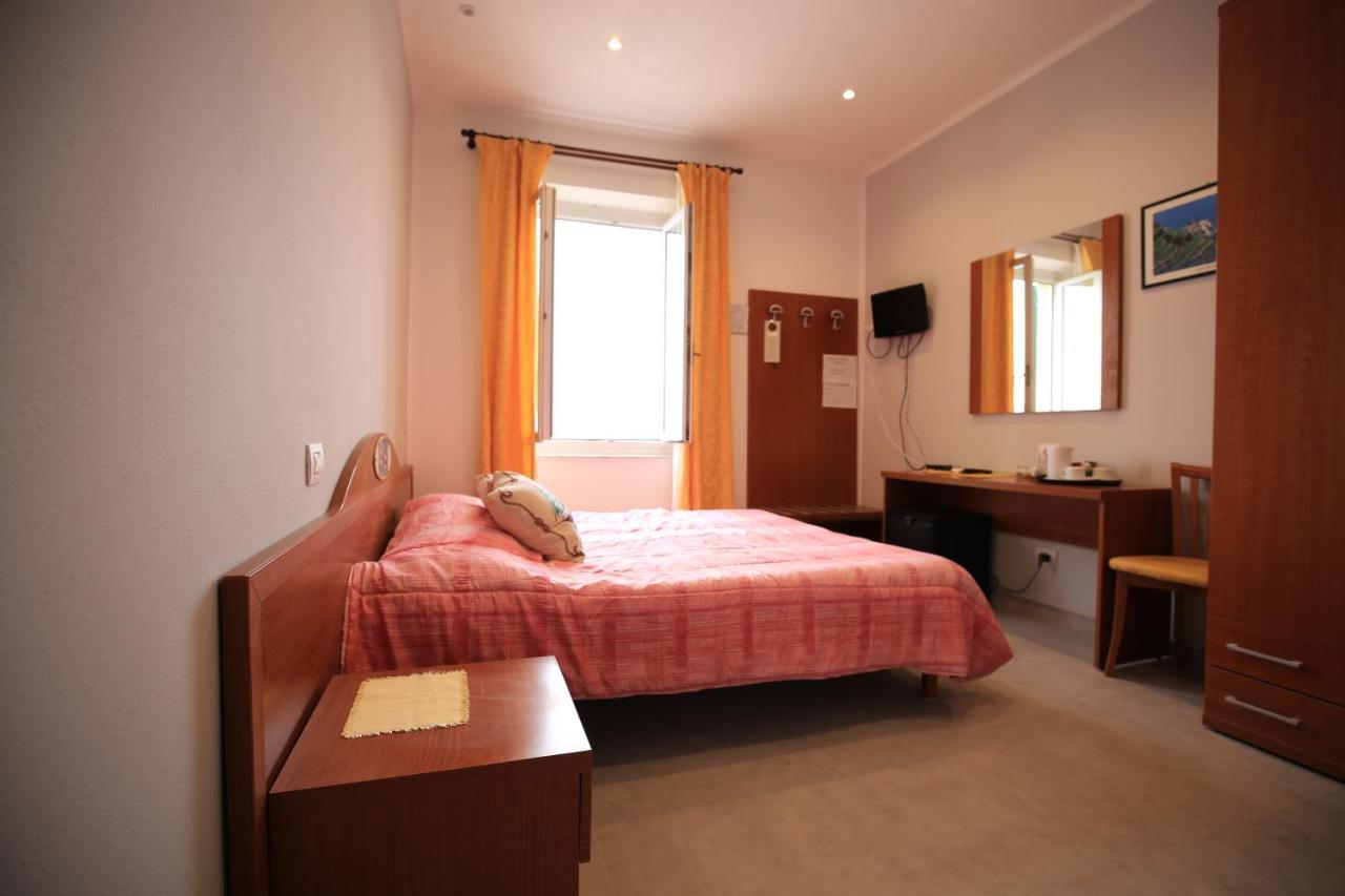 Viviani Raffaella Hotel Monterosso al Mare Ngoại thất bức ảnh